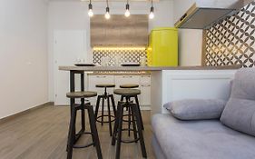 Sunny And Modern 1Bdr Apartment In The Center